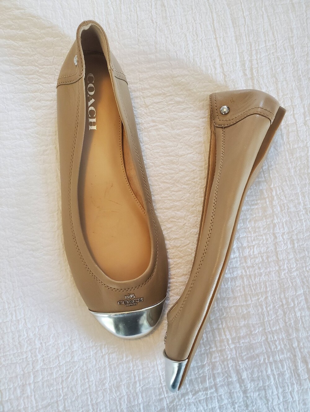 Coach Chelsea Tan Beige Leather Ballet Flats With Metallic Two Tone Toe Caps